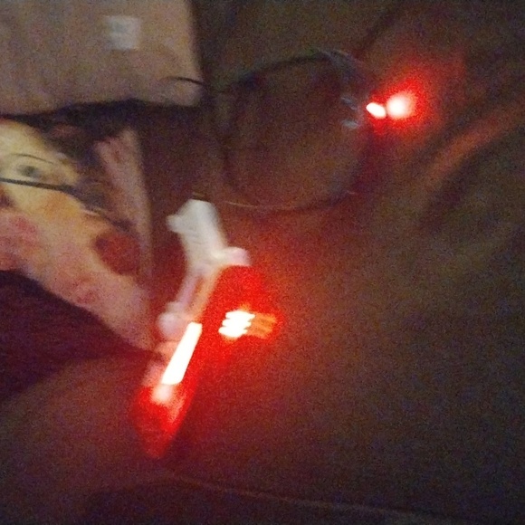 Toy Gum with Glasses. Totally Cool! - Picture 3 of 4